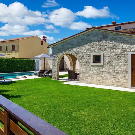 Casa Mia Mit Privatem Pool By Interhome Vikendica