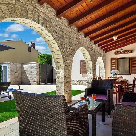 Casa Mia Mit Privatem Pool By Interhome Vikendica